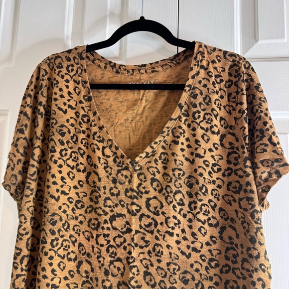 Ava & Viv Women’s Leopard Print V-Neck Top Brown Black Short Sleeve Size 1X - Picture 3 of 8